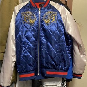 Men’s bomber. Super clean